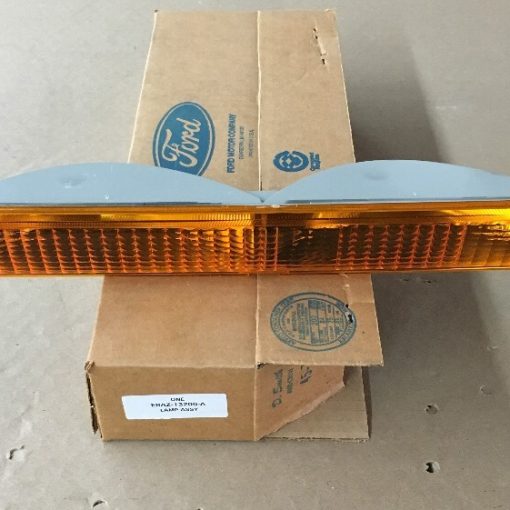 FORD CROWN VICTORIA PARK LAMP TURN SIGNAL RIGHT PASSENGER 1988-1991 NEW OEM FORD