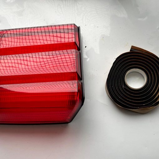 NEW GENUINE OEM Ford Signal Lamp Lens Assembly D8BZ13B329A LEFT HAND SIDE REAR