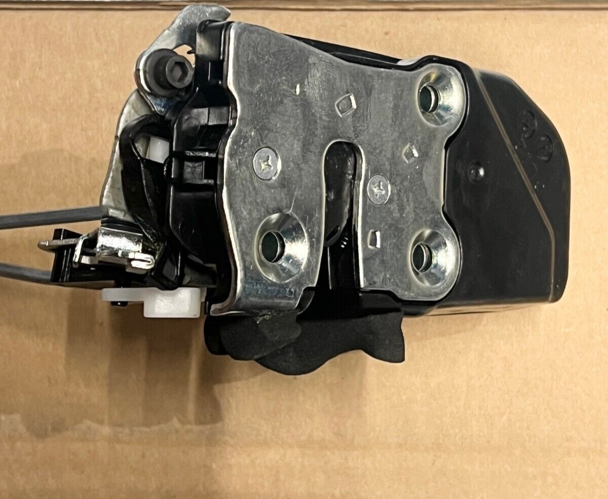 Rear Door Lock Actuator Latch Release Jeep Liberty 02-2007 55177045AJ OEM MOPAR