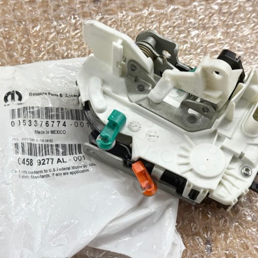 FRONT LEFT DOOR LATCH OEM for JEEP WRANGLER 2007-2017 MOPAR 4589277AL NEW