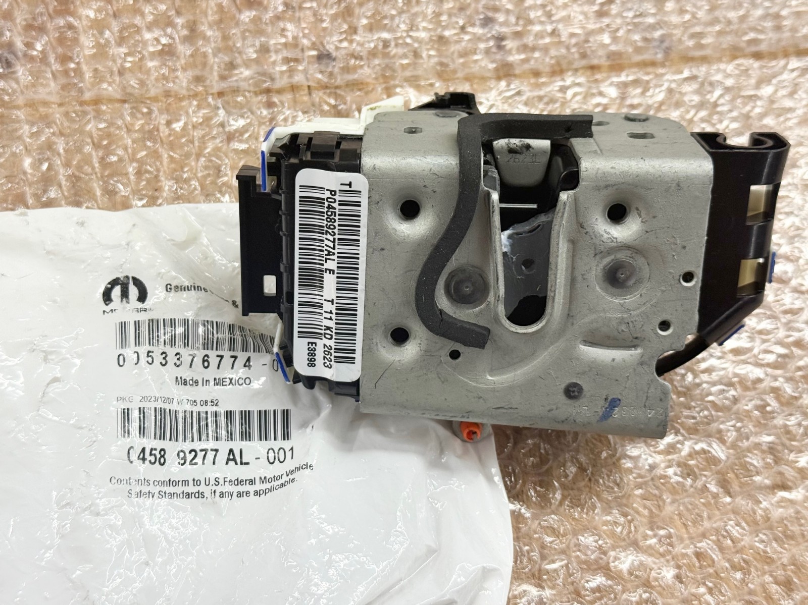 FRONT LEFT DOOR LATCH OEM for JEEP WRANGLER 2007-2017 MOPAR 4589277AL NEW