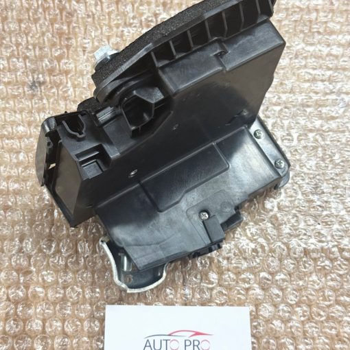 DOOR LOCK LATCH ACTUATOR LEFT REAR Silverado Sierra Cadillac Chevy GMC 13597802