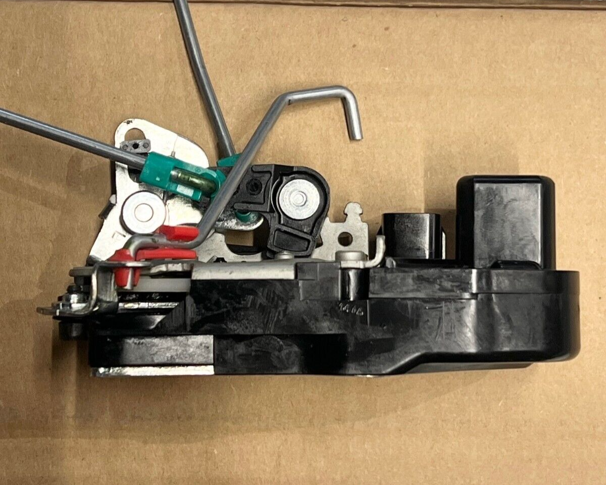 Rear Door Lock Actuator Latch Release Jeep Liberty 02-2007 55177045AJ OEM MOPAR