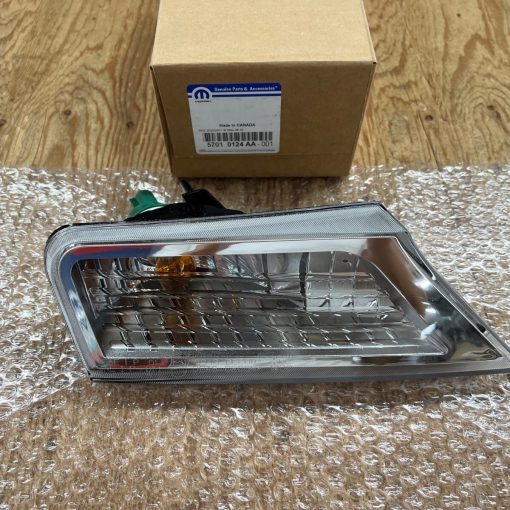 Turn Signal Lamp for 2008-2012 for Jeep Liberty Park RH 57010124AA MOPAR OEM