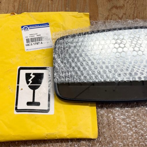 DRIVER SIDE POWER HEATED MIRROR GLASS 17-24 RAM 1500 2500 OEM MOPAR 68381787AA