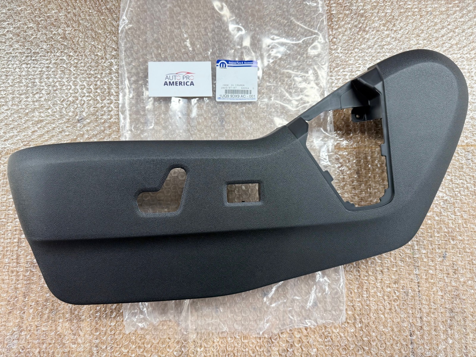 DRIVER LH POWER SEAT BEZEL SHIELD TOWN & COUNTRY DODEG GRAND CARAVAN