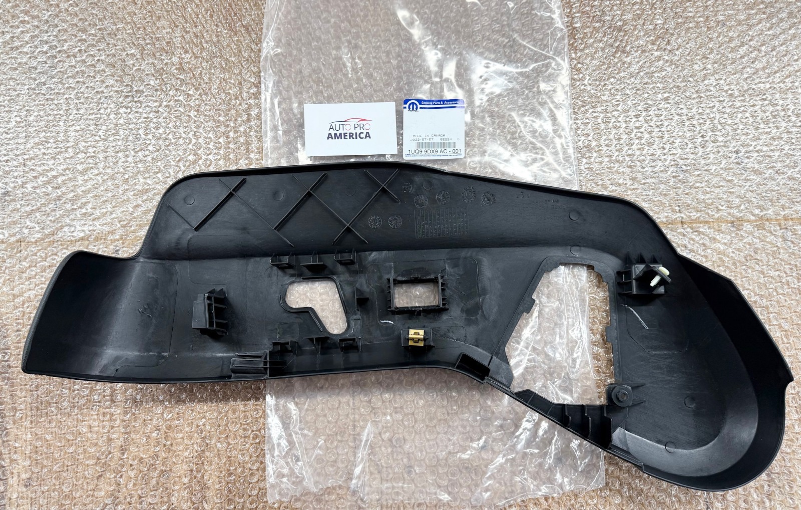 DRIVER LH POWER SEAT BEZEL SHIELD TOWN & COUNTRY DODEG GRAND CARAVAN